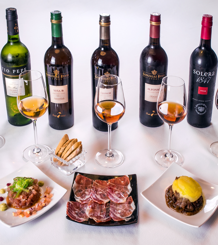 Visit the Tío Pepe wineries while enjoy an exclusive tasting and pairing.