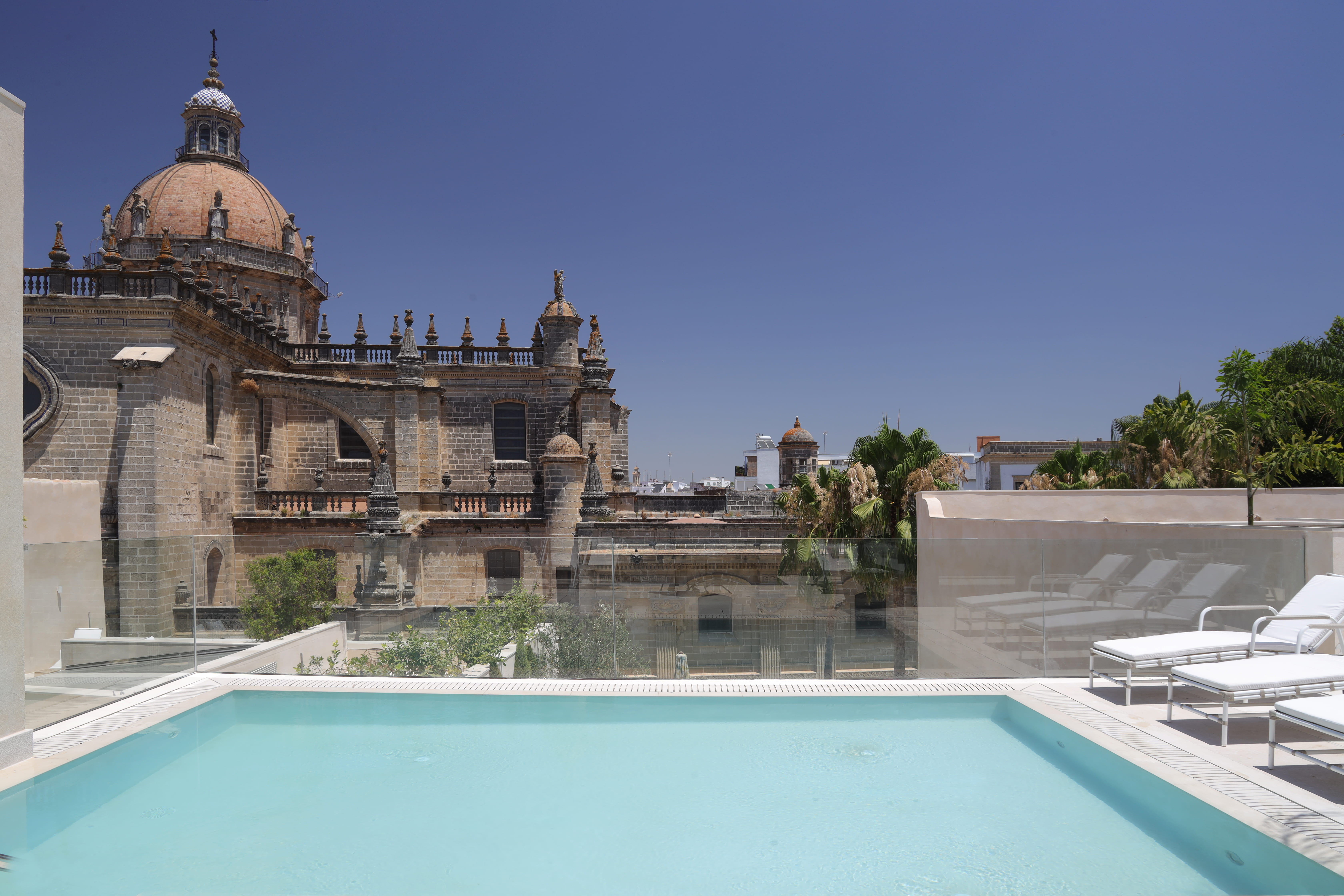 Vistas panorámicas de la Catedral de Jerez desde la terraza del Hotel Bodega Tío Pepe